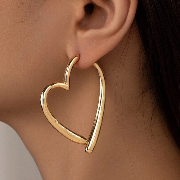 Luxe Vday Valentine’s Day heart Loop Earrings - Picture 6 of 9